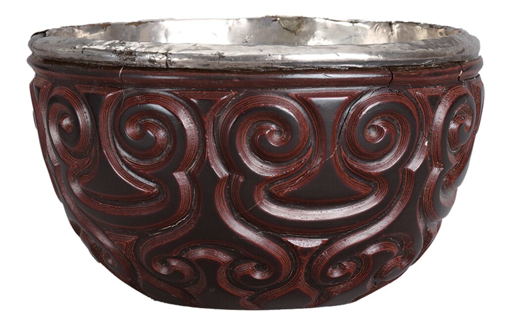 宋元時期〈剔犀雲紋銀裡碗〉，館藏編號FE.10-1974 ©Victoria and Albert Museum。