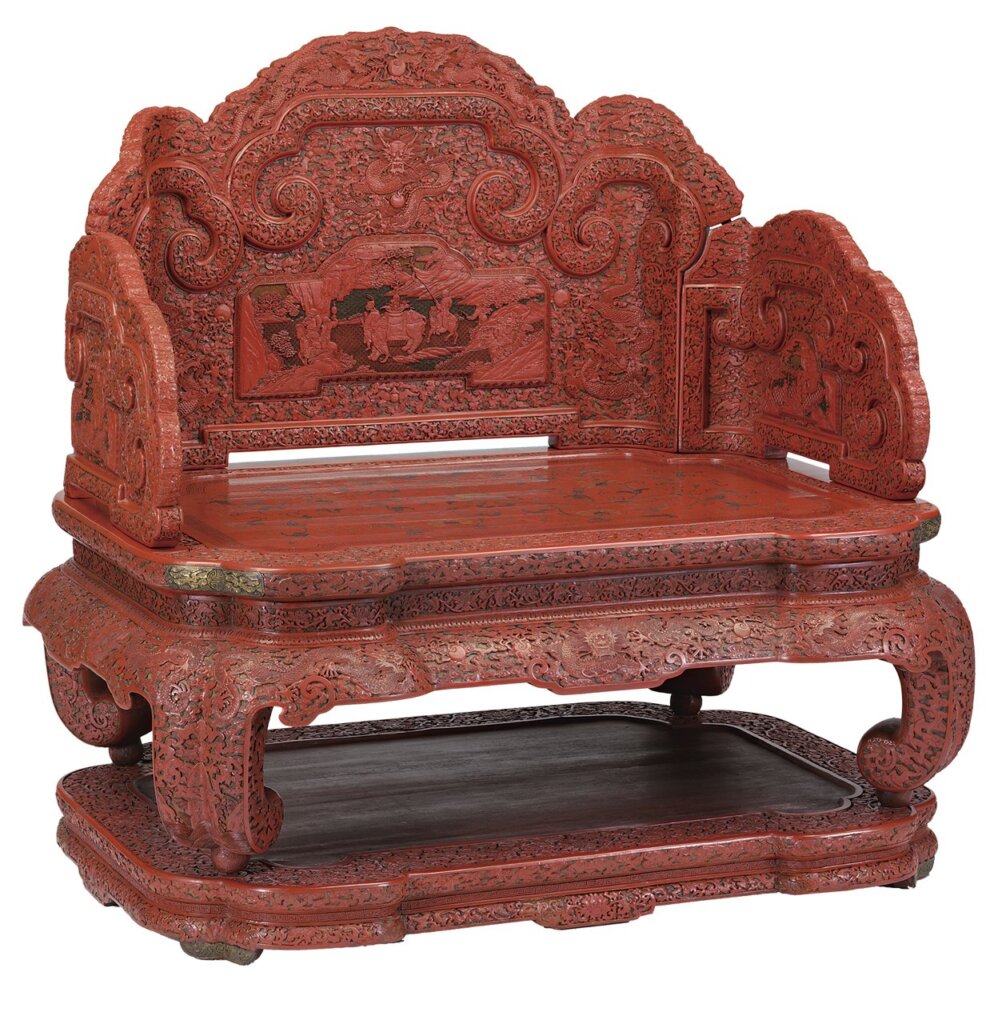 清中葉〈雕漆寶座〉，館藏編號W.399-1922 ©Victoria and Albert Museum。