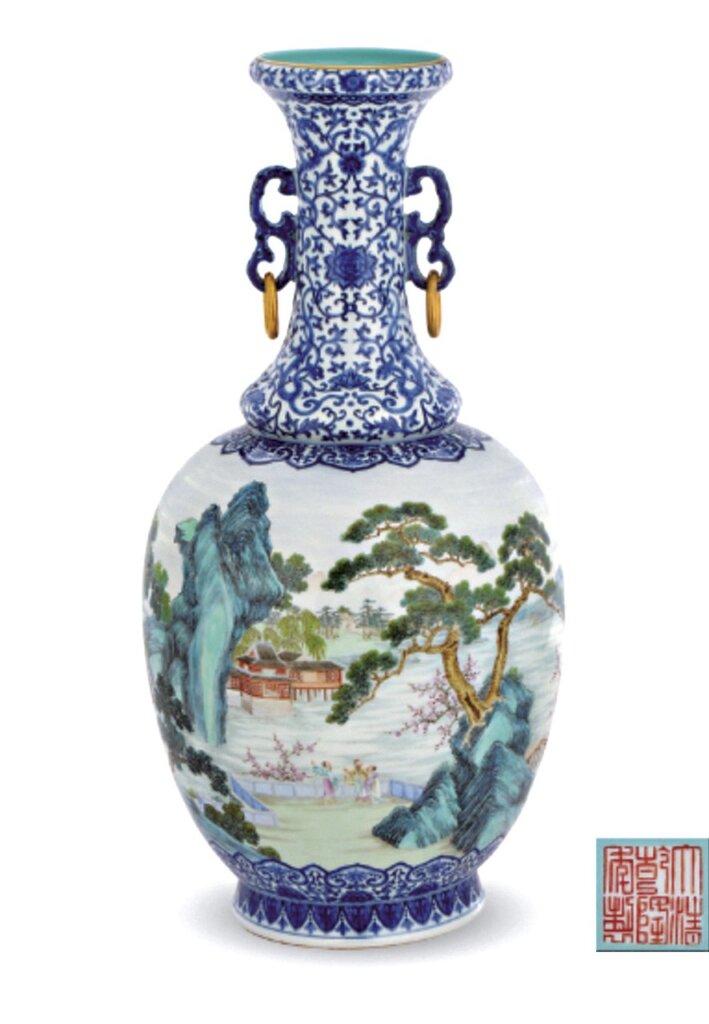 中國嘉德：清乾隆〈御製青花夾洋彩通景「桃花源」圖雙耳活環大瓶〉，高55.2公分；足徑16.7公分；足徑12.8公分，成交價5060萬元。