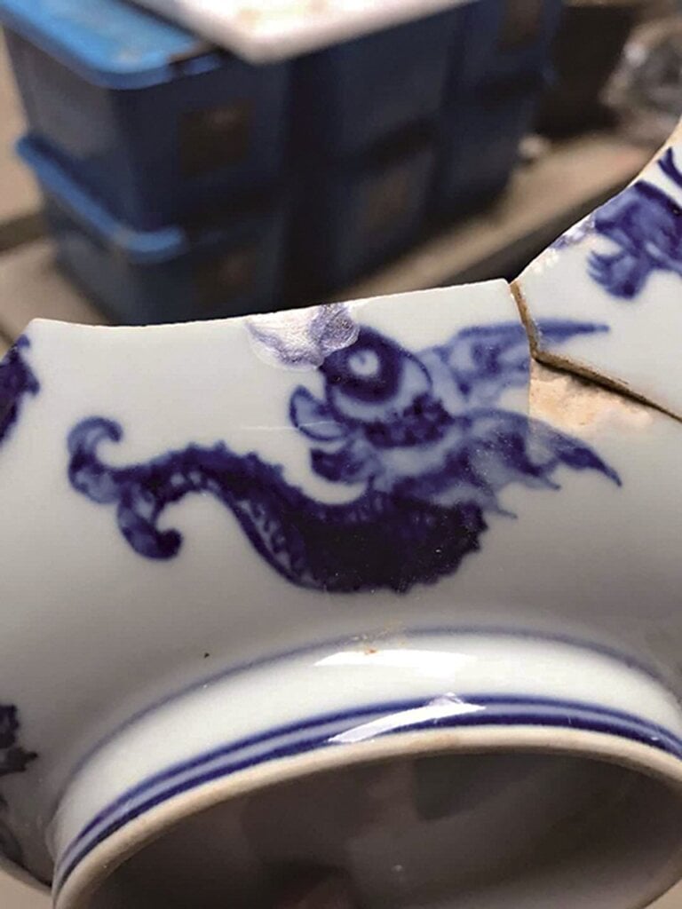青花文鰩魚紋。