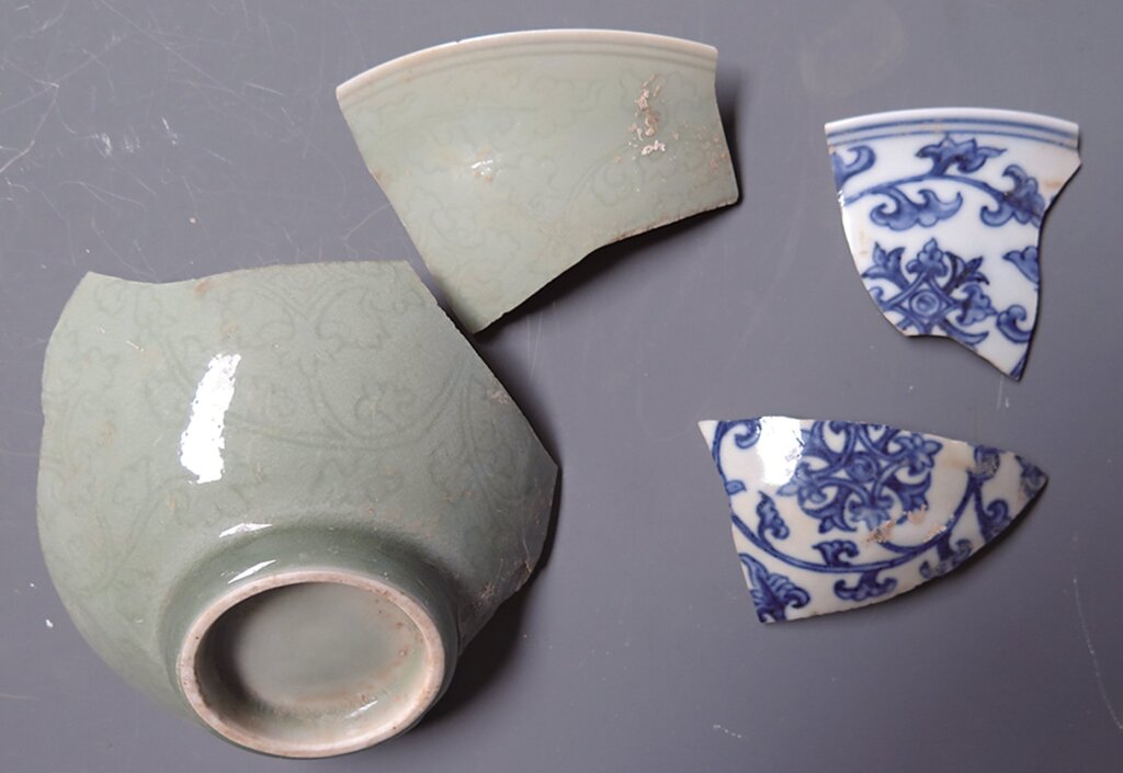 明正統～天順時期「回回花」裝飾瓷器標本，景德鎮市陶瓷考古研究所藏。