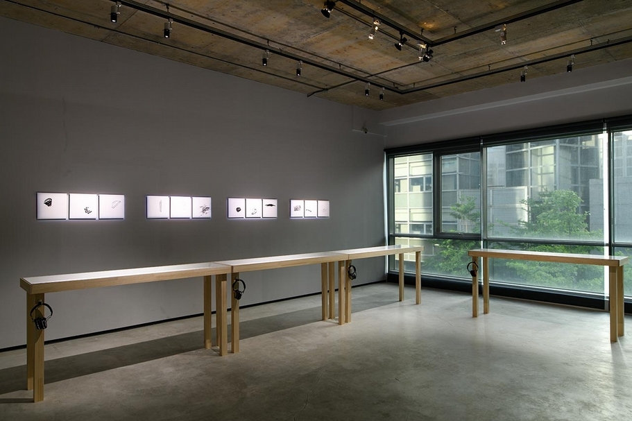 劉致宏《聲音地誌——高雄、恆春、台南臨海、北投》於「歷史變體」展覽現場。（ 攝影／王世邦，TKG+ Projects提供）