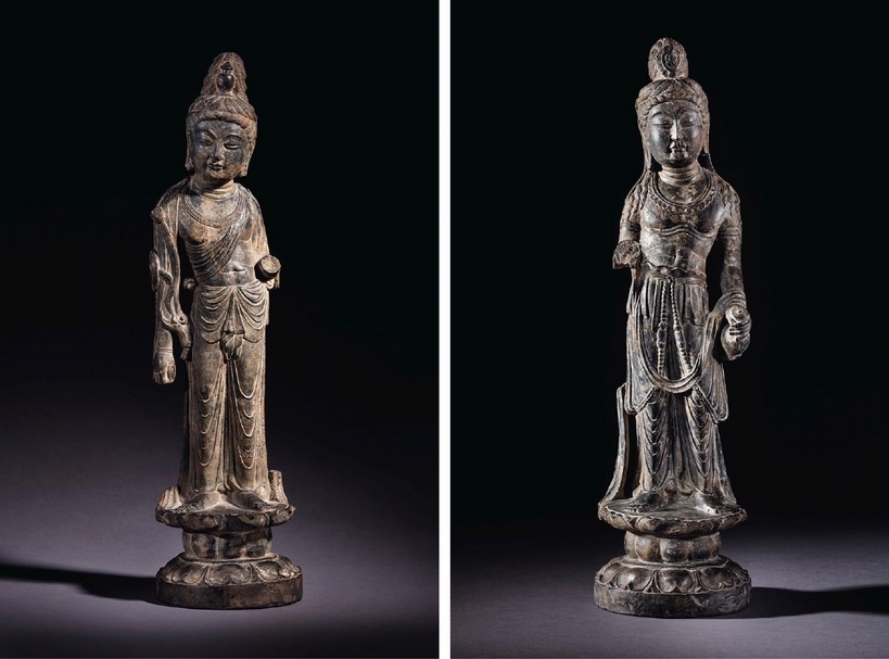 佳士得：「中國瓷器及工藝精品」成對的編號1123〈石灰岩雕大勢至菩薩立像〉（左）、編號1124〈石灰岩雕觀音菩薩立像〉（右），成交價分別為325萬2,500美元和199萬2,500美元。（佳士得提供）