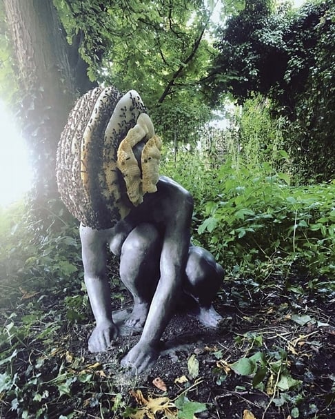 2018年，目前任職的德國Esther Schipper畫廊代理的藝術家雨格（Pierre Huyghe）於瑞士巴塞爾藝術展（Art Basel）中的「Parcours」項目展出。（蕭牧齊提供）