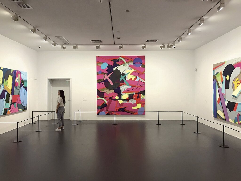 余德耀美術館2017年「KAWS展」。攝影/韓長君。