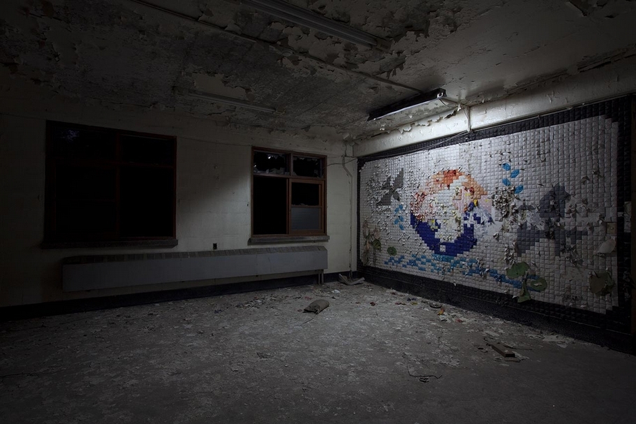 2018光州雙年展「想像的疆界」子展覽「GB Commission」現地創作作品,Apichatpong Weerasethakul, Former Armed Forces Gwangju Hospital, 2018. Photo credit: Gwangju Biennale