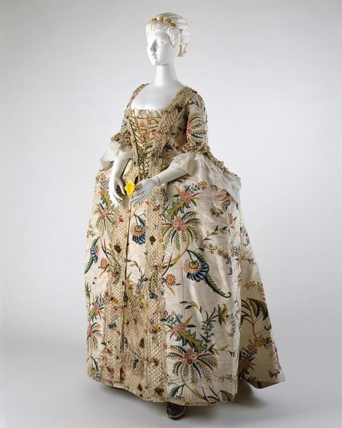收藏於紐約大都會博物館（The Metropolitan Museum of Art）1740年代的法國服飾。（©The Met）