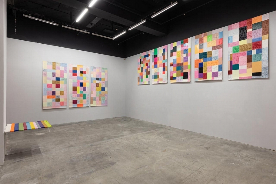 彌載映（Mit Jai Inn）個展「光．黯．他者」展覽現場一隅。（TKG+提供）