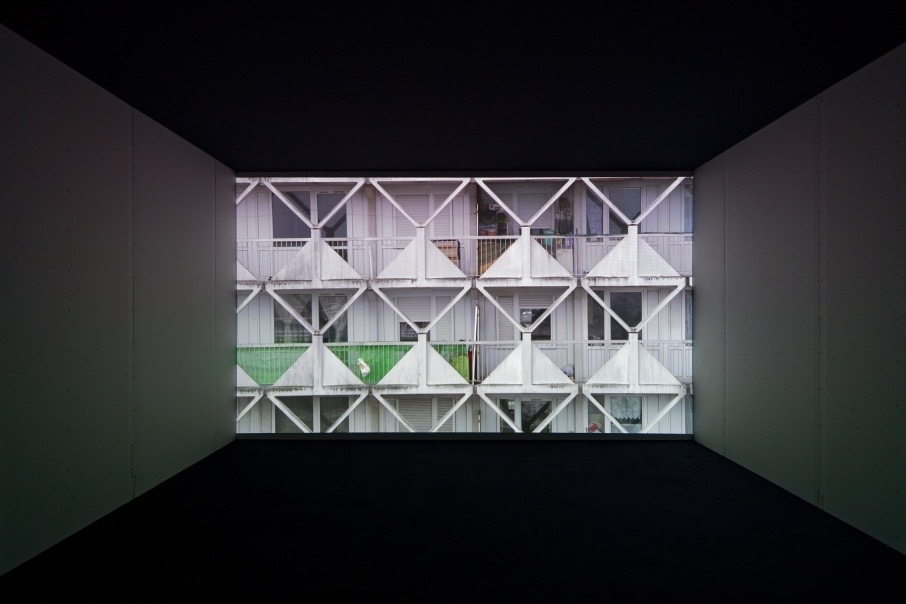 卡德爾．阿提亞（Kader Attia），《羅伯斯庇爾大樓》（La Tour Robespierre），2018。（© 上海雙年展）