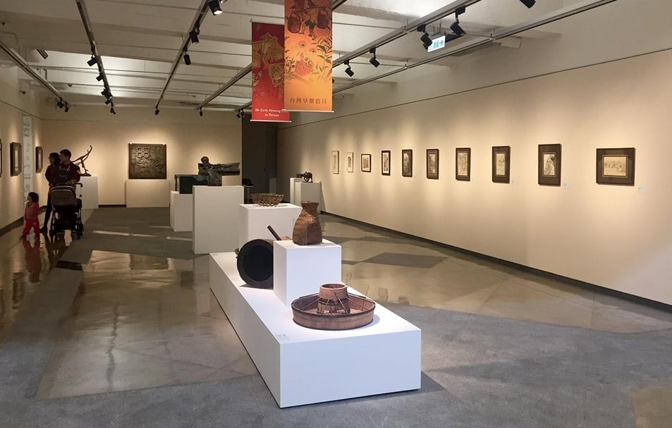 「豐年．農村．宜蘭人——藍蔭鼎與楊英風雙個展」展覽現場。（宜蘭美術館提供）