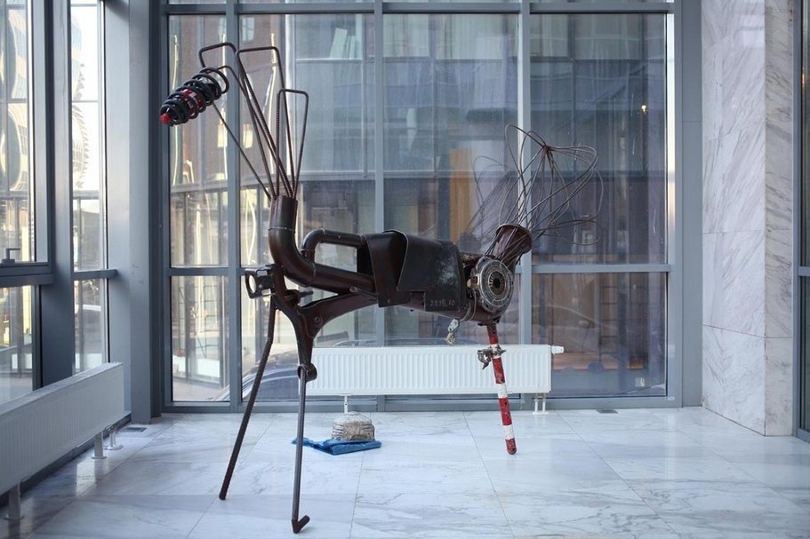 李承亮《可樂馬》，回收金屬、可樂，300×185×60cm，2018。（陳政道提供）