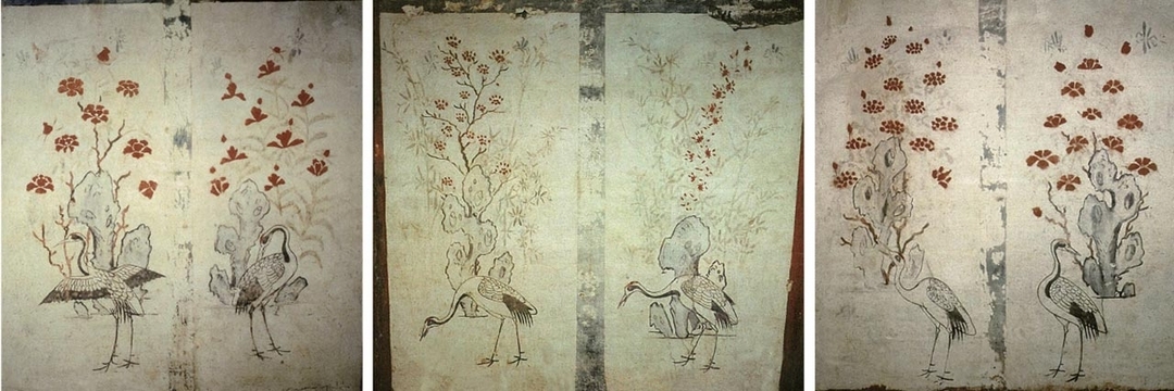 圖7 （左）張世古墓後室東北壁鶴草。（中）張世古墓後室北壁鶴草。（右）張世古墓後室西北壁鶴草。（張倩、郝紅星提供）