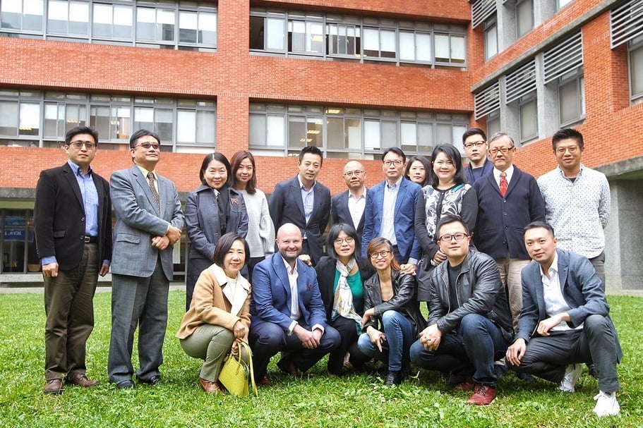 「台灣藝術產業的復甦之路：台灣，邁向亞洲藝術品交易重鎮的契機！」座談會合照。（攝影／陳俊松）
