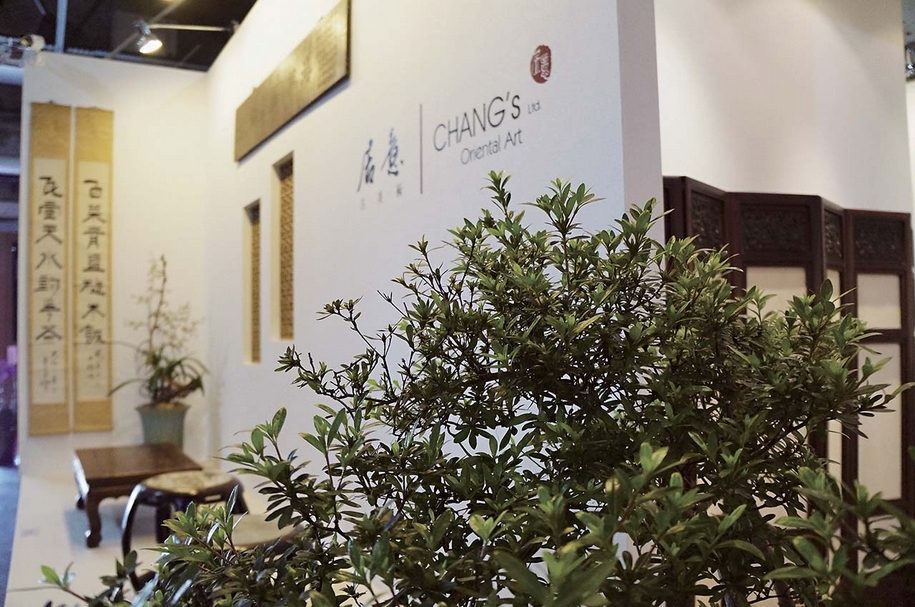 古代文人書齋少不了植栽盆景，呈現生氣盎然景致。圖︱居意古美術