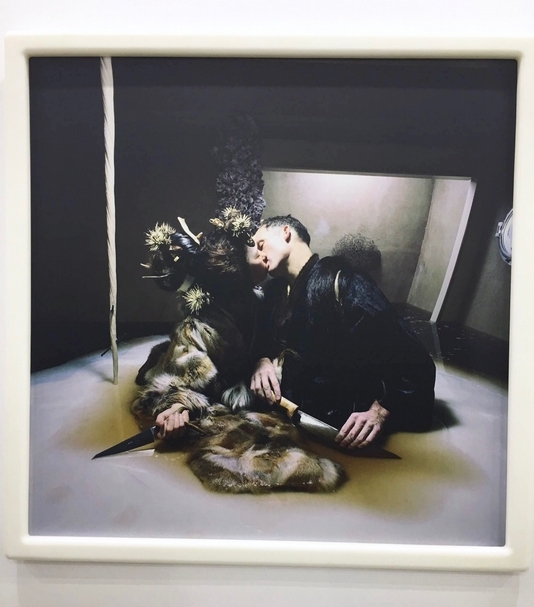 馬修．巴尼（Matthew Barney）的《掙脫9：注連繩》。（本刊資料室）