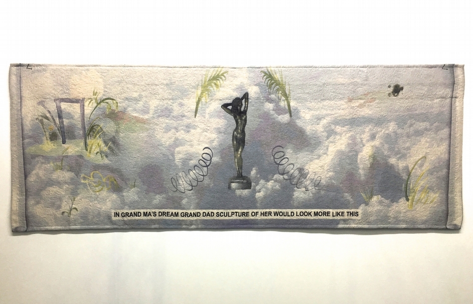 蘿荷．普羅沃絲特（Laure Prouvost）的作品《祖母夢中祖父做的她的塑像應該是這樣》（In Grand Ma’s Dream Grand Dad Sculpture of Her Would look More Like This）於里森畫廊（Lisson Gallery）展位現場。（本刊資料室）