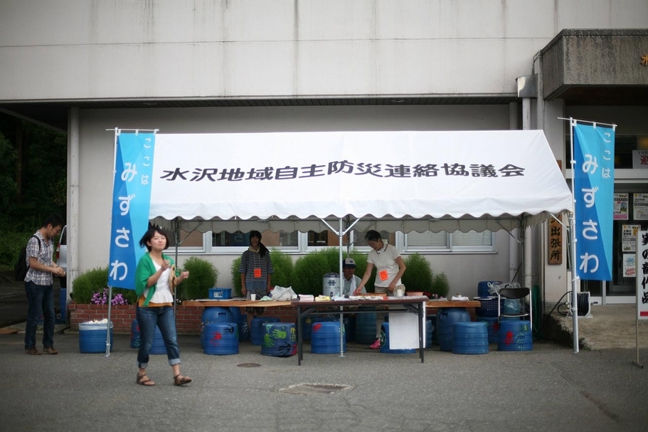 「越後妻有大地藝術祭」（Echigo-Tsumari Art Field）展覽期間的義工。（楊天帥提供）