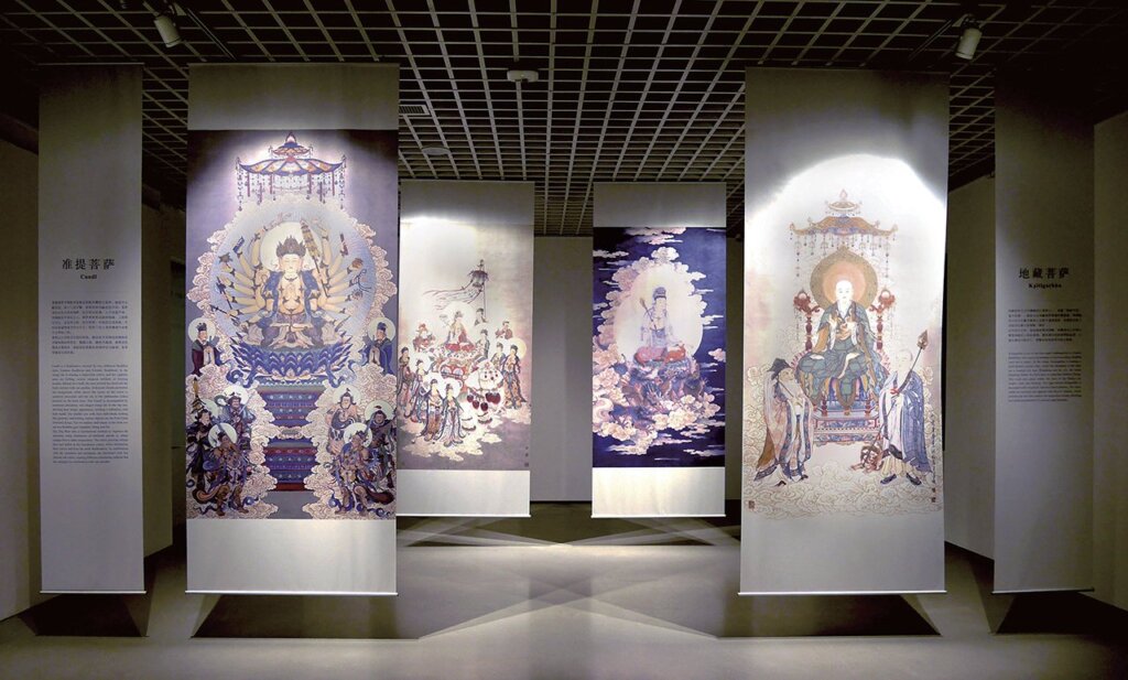 「荊山時代.Jing Shan Style:夏荊山書畫藝術暨荊山經典文創藝術獎作品展」於南京大學美術館陳展,精選夏荊山經典畫作,廣受好評。