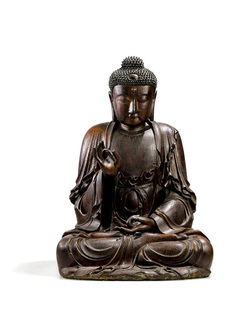 蘇富比:編號60的17至18世紀〈漆金木釋迦牟尼佛坐像〉,成交價30萬9000歐元。