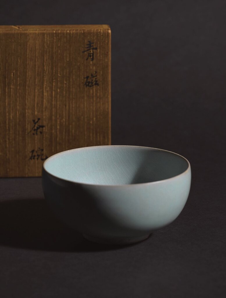 佳士得:編號8006北宋〈汝窯天青釉茶盞〉,成交價5635萬港元。