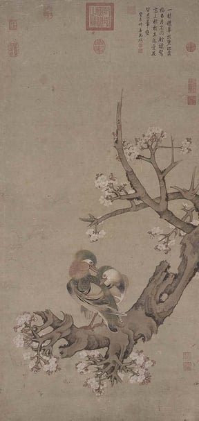 明吳彬〈文杏雙禽圖〉，120.4×56.7公分。鳥禽：鴛鴦。（國立故宮博物院提供）