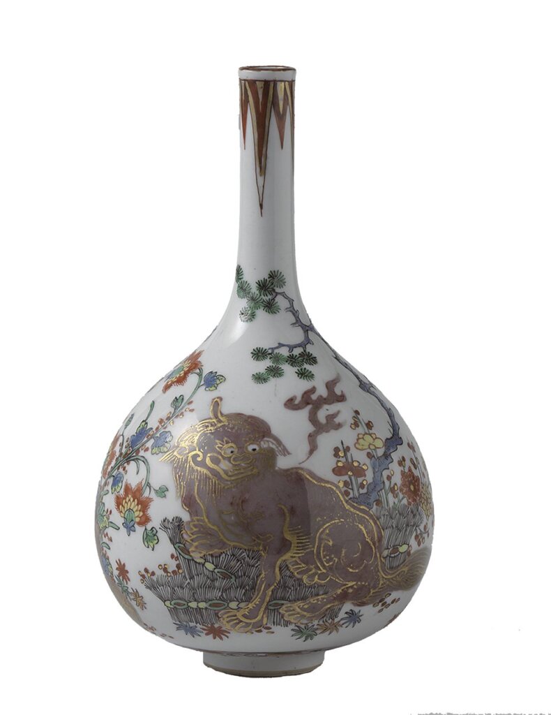 18世紀1700～1725年〈景德鎮窯釉裡紅獅紋膽瓶〉（釉上彩繪於德爾夫特），荷蘭國家博物館藏，AK-RBK-1960-4-B。