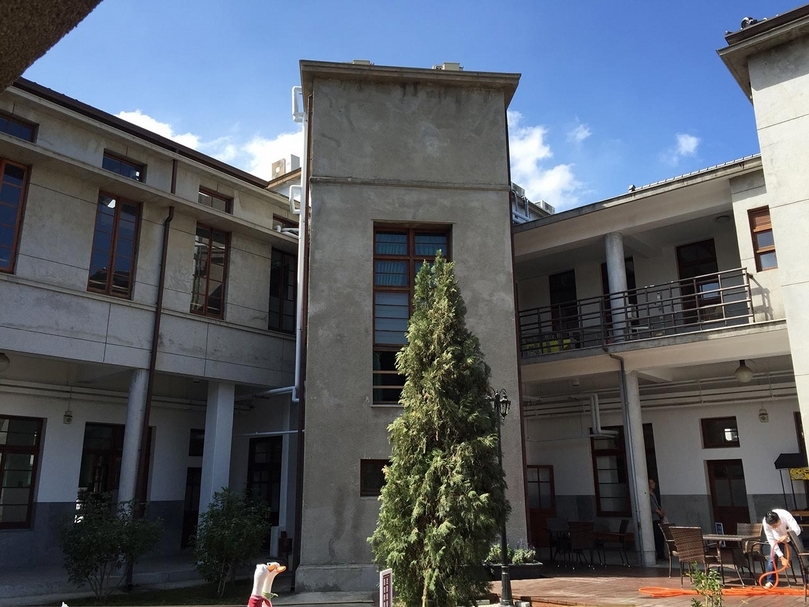 南投稅務出張所外部一景。（賴政豪提供）