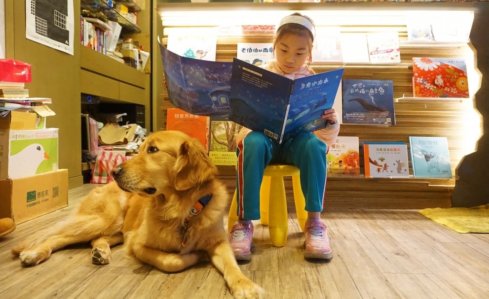 因書店的孩子與客人們,打開了我們對圖文繪本的視野。