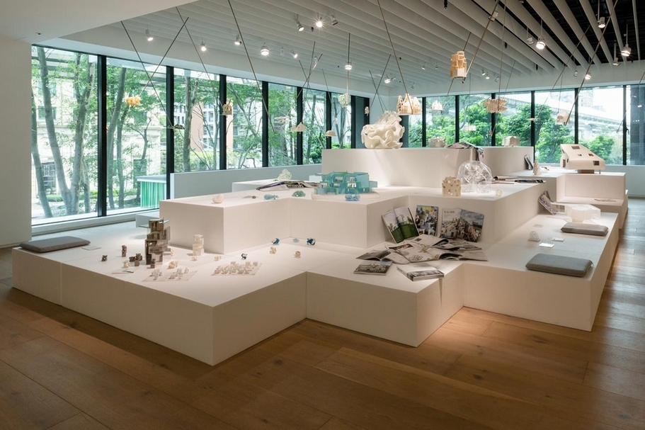 「人間自然——平田晃久個展」中「種籽與進化」展區，展出平田晃久早期作品小型草模。（忠泰美術館提供）