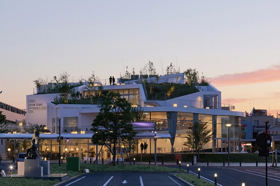 平田晃久《太田市美術館．圖書館》（Art Museum ＆ Library, Ota），日本，2017。（圖片來源／ Daichi Ano，忠泰美術館提供）