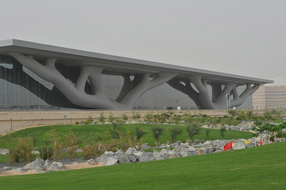 磯崎新（Arata Isozaki，1931-）所設計的卡塔爾國家會議中心（Qatar National Convention Center ）。（攝影／UNCTAD）