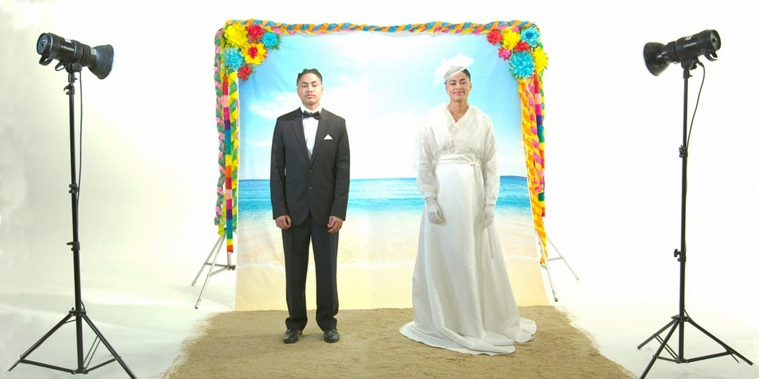 《D X》影片截圖,10分鐘,4K 影片,裝置作品「3x3x6」系列影片。(©鄭淑麗、2019威尼斯雙年展台灣館)