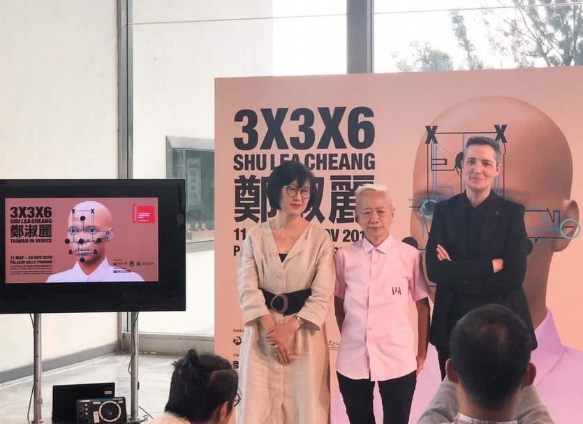 左起:台北市立美術館館長林平、「第58屆威尼斯國際美術雙年展」參展藝術家鄭淑麗,與策展人保羅.普雷西亞多(Paul B. Preciado)於行前記者會上。(本刊資料室)
