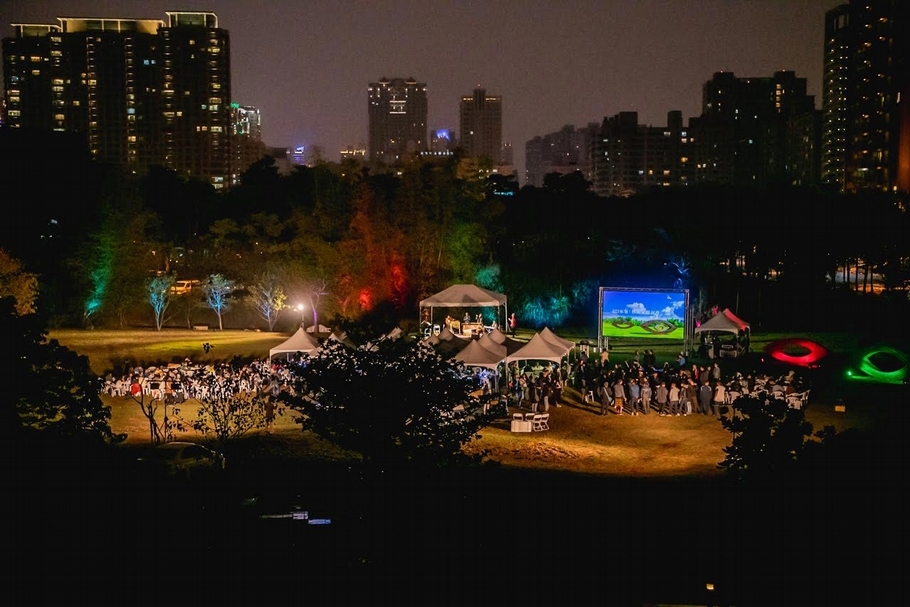 高美館於南島藝術園區舉辦李俊賢追思會。（攝影／鄭景陽，高雄市立美術館提供）