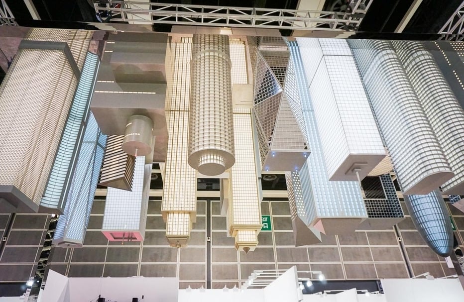 艾默格林與德拉塞特（Elmgreen & Dragset）的作品《空中城市》（City in the Sky）。（本刊資料室）