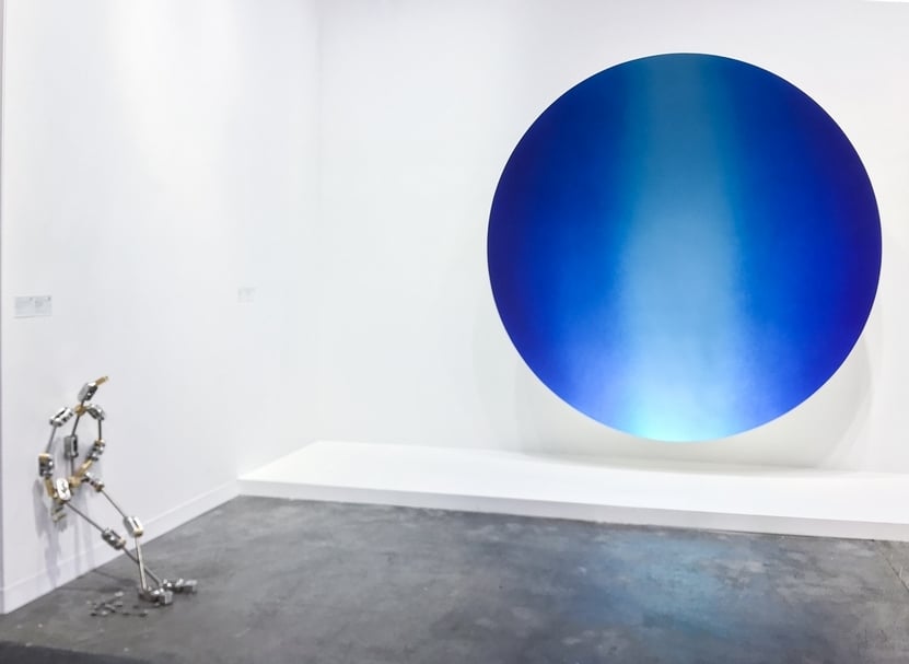 里森畫廊（Lisson Gallery）展出安尼施．卡普爾（Anish Kapoor）的大型作品。（本刊資料室）