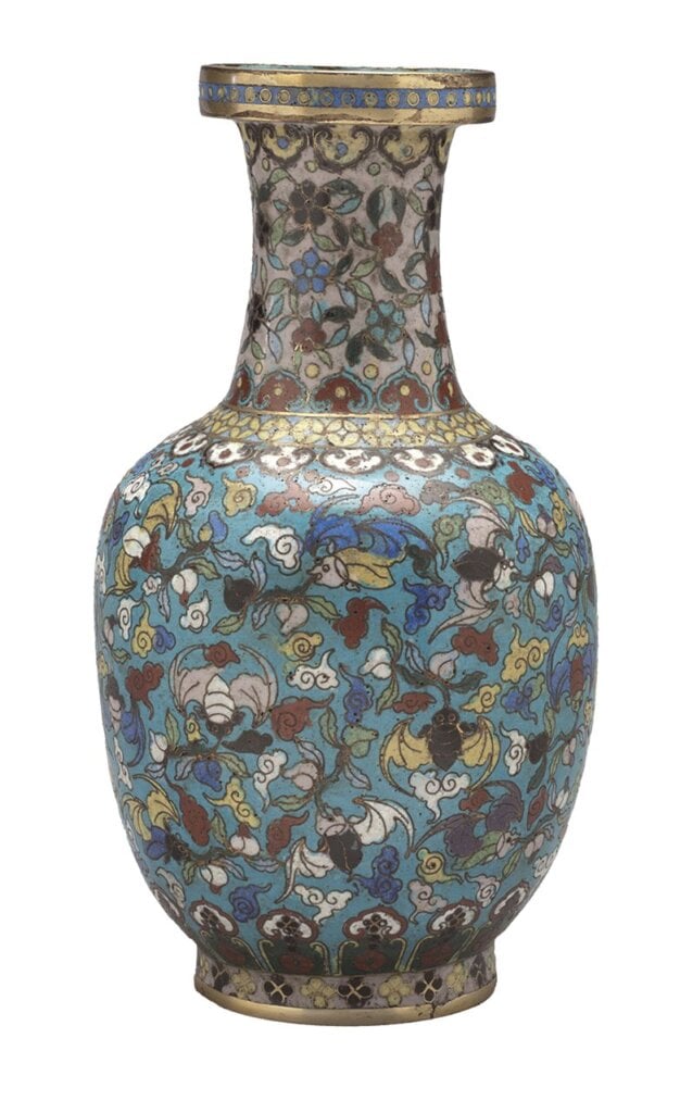 18~19世紀〈銅胎掐絲琺瑯花瓶〉,費城藝術博物館藏。圖/費城藝術博物館。