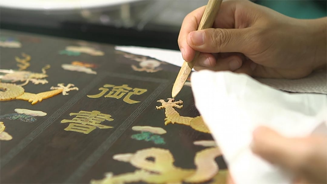 《我在故宮修文物》紀錄片片段。（©前景娛樂）