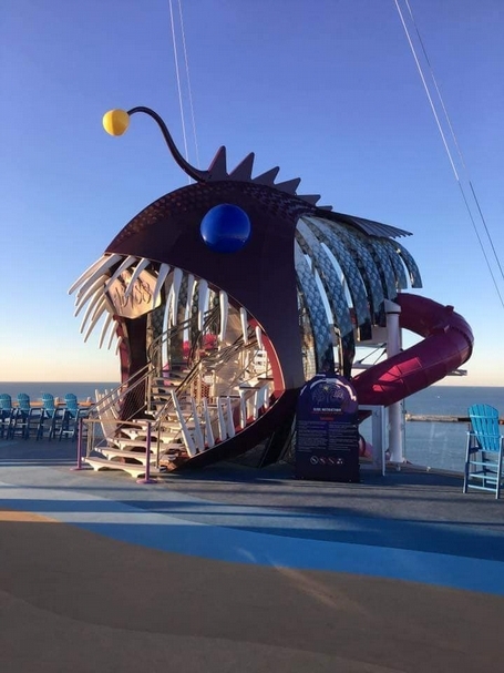 ©Symphony of the Seas