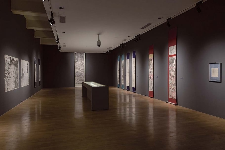 「于彭：行者．天上．人間」展場一景。（台北市立美術館提供）