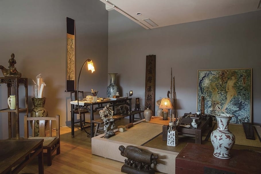 「于彭：行者．天上．人間」除展出作品外，也再現于彭的家居情境。（台北市立美術館提供）