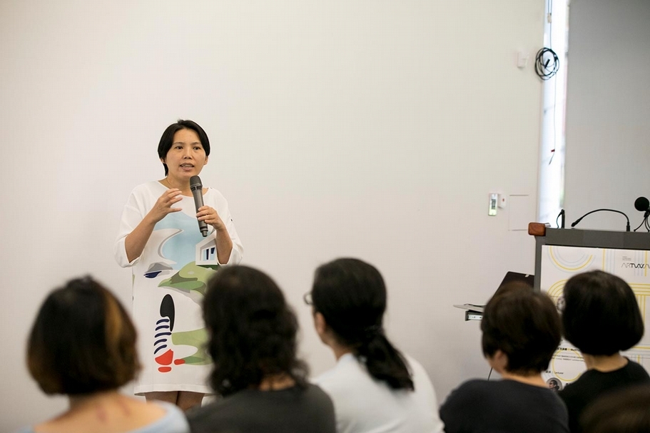 CIT19開幕式邀請北師大當代藝術評論與策展研究（全英語）碩士學位學程呂佩怡老師致詞。（攝影／郭景捷，立方計劃空間提供）