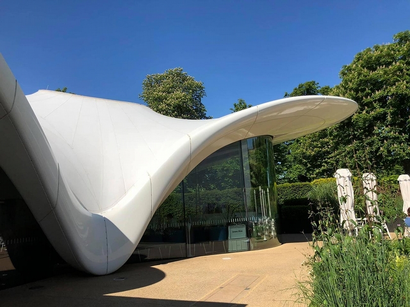 讓美術與建築結合，對倫敦蛇形美術館是絕對的國際行銷。（簡秀枝提供）