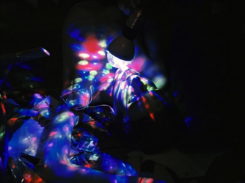 李奧.比蘇爾(Léo Bizeul)在《資本報酬》(Capital Retour)。(© Cinéma du réel: Festival International du Documentaire)