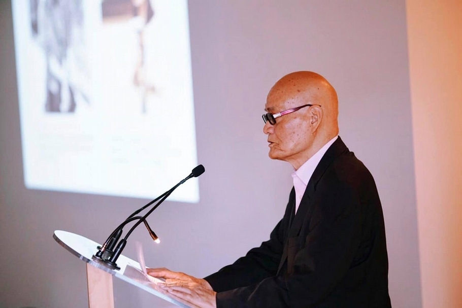 典藏國際版《Yishu: Journal of Contemporary Chinese Art 》總策劃暨溫哥華美術館亞洲館兼任總監鄭勝天於頒獎典禮中致詞。（簡秀枝提供）