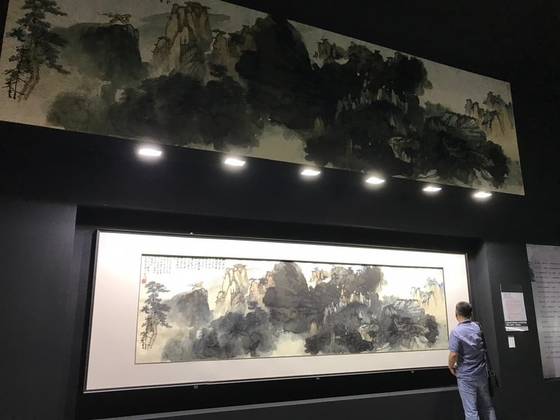張大千1966年作《雲山圖》，102.5×383.5 公分。是畫家68歲居於巴西聖保羅時所作，贈送給友人曾履川。