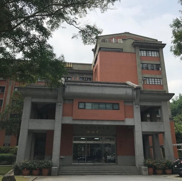 法國遠東學院台北中心，自1996年起設在中央研究院歷史語言研究所。