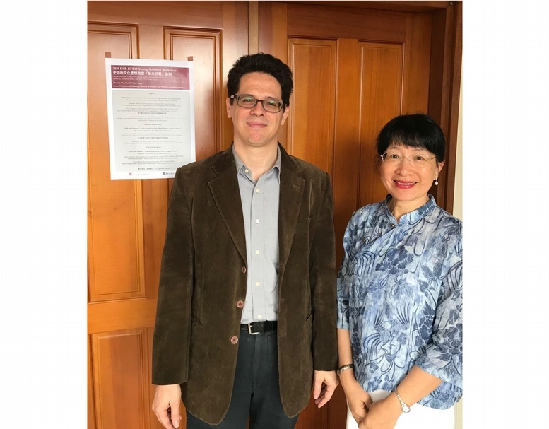 左為法國遠東學院台北中心現任主任梅豪方（Frank Muyard），是台灣與中國現代史專家。（陸仲雁提供）