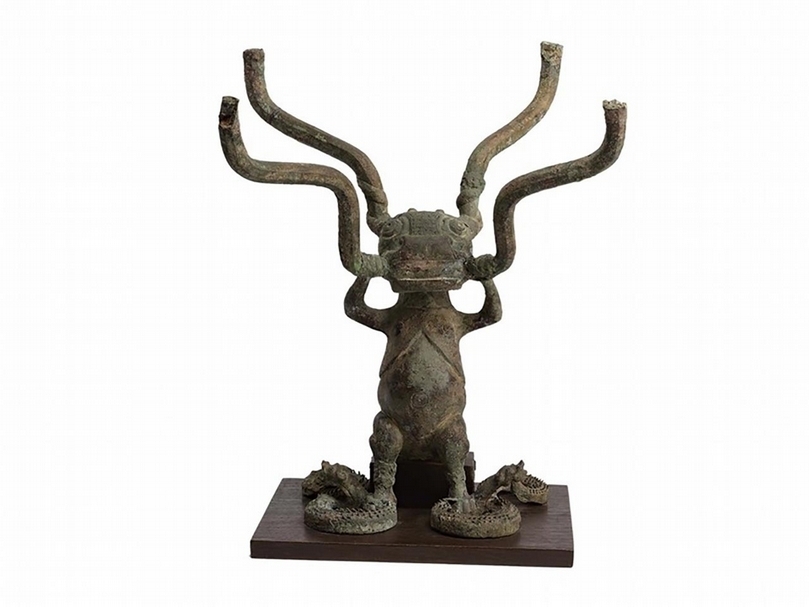 〈獸形器座〉，新鄭李家樓大墓出土，史博館藏。（國立台灣歷史博物館提供）