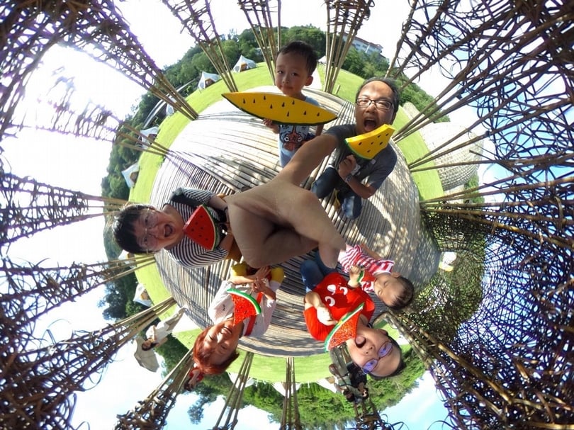 在情天幕裡面來個360度自拍照，是這趟小旅行完美回憶~